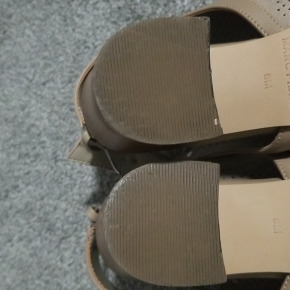 Marc Fisher Beige Suede Heeled Sandals 6M - Picture 10 of 10